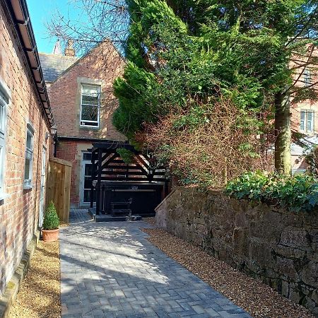 The West Wing At Eriviat Hall Hot Tub Henllan  Exterior foto