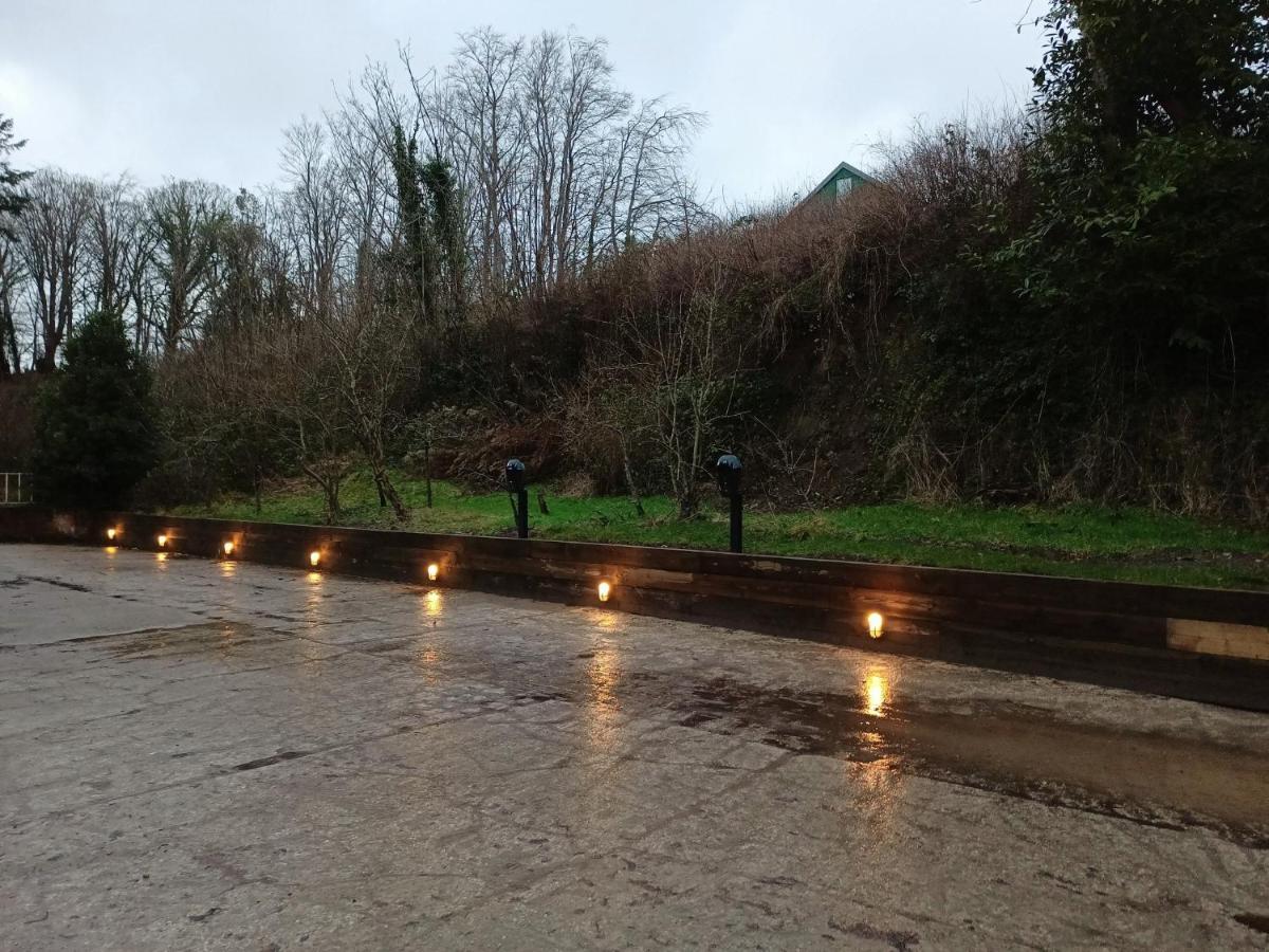 The West Wing At Eriviat Hall Hot Tub Henllan  Exterior foto